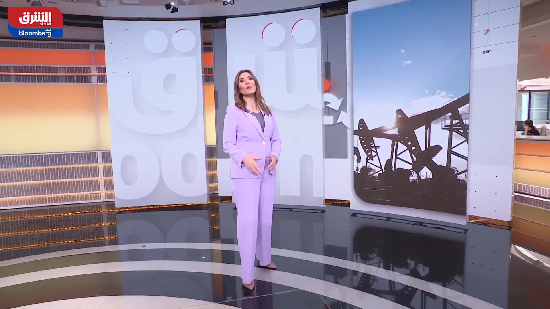 شاهد في حلقة اليوم من شرق غرب
