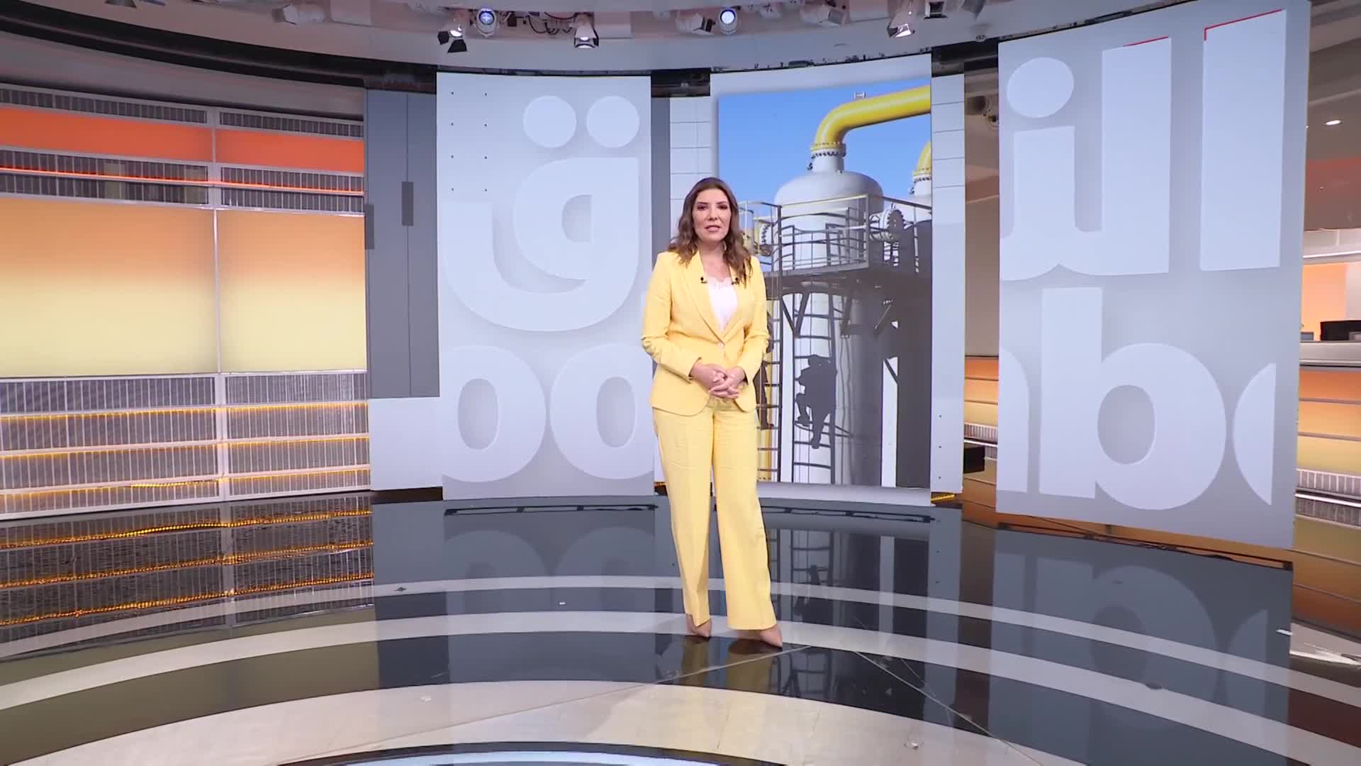 شاهد في حلقة اليوم من شرق غرب