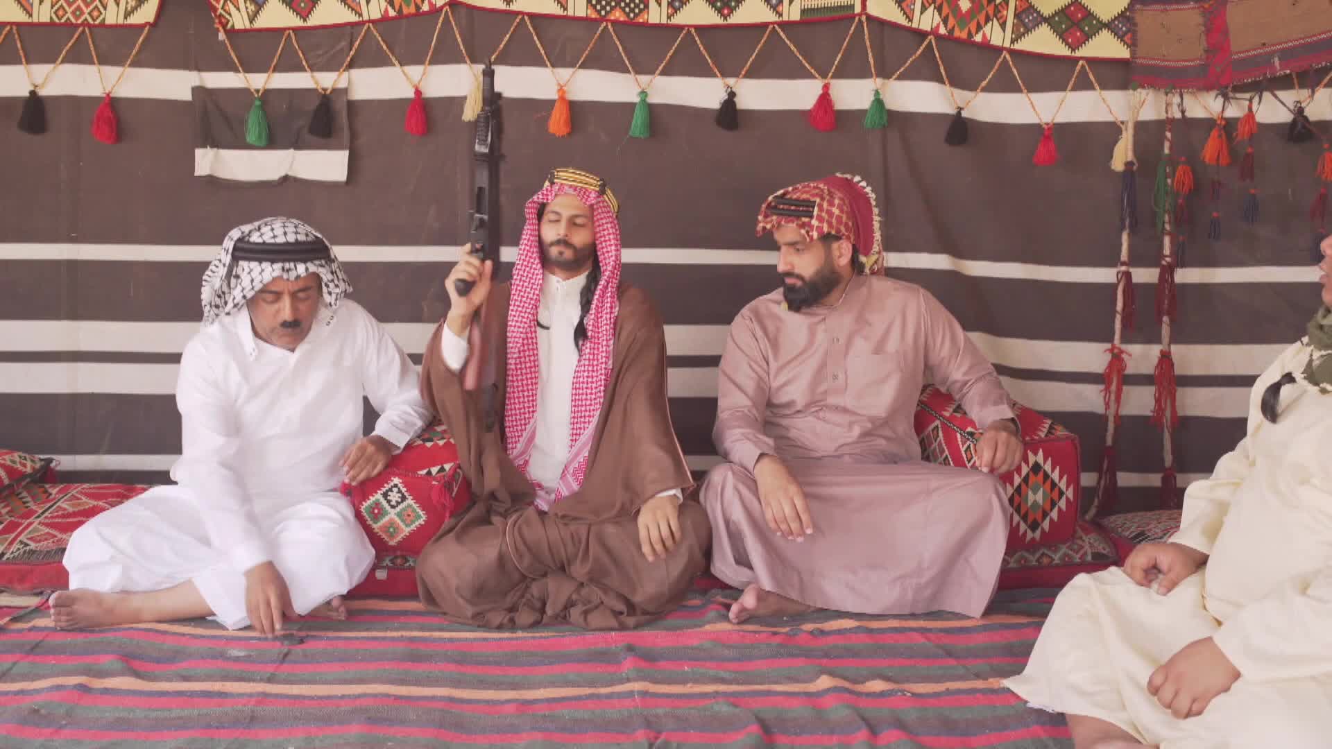حلقة 24 ملصق