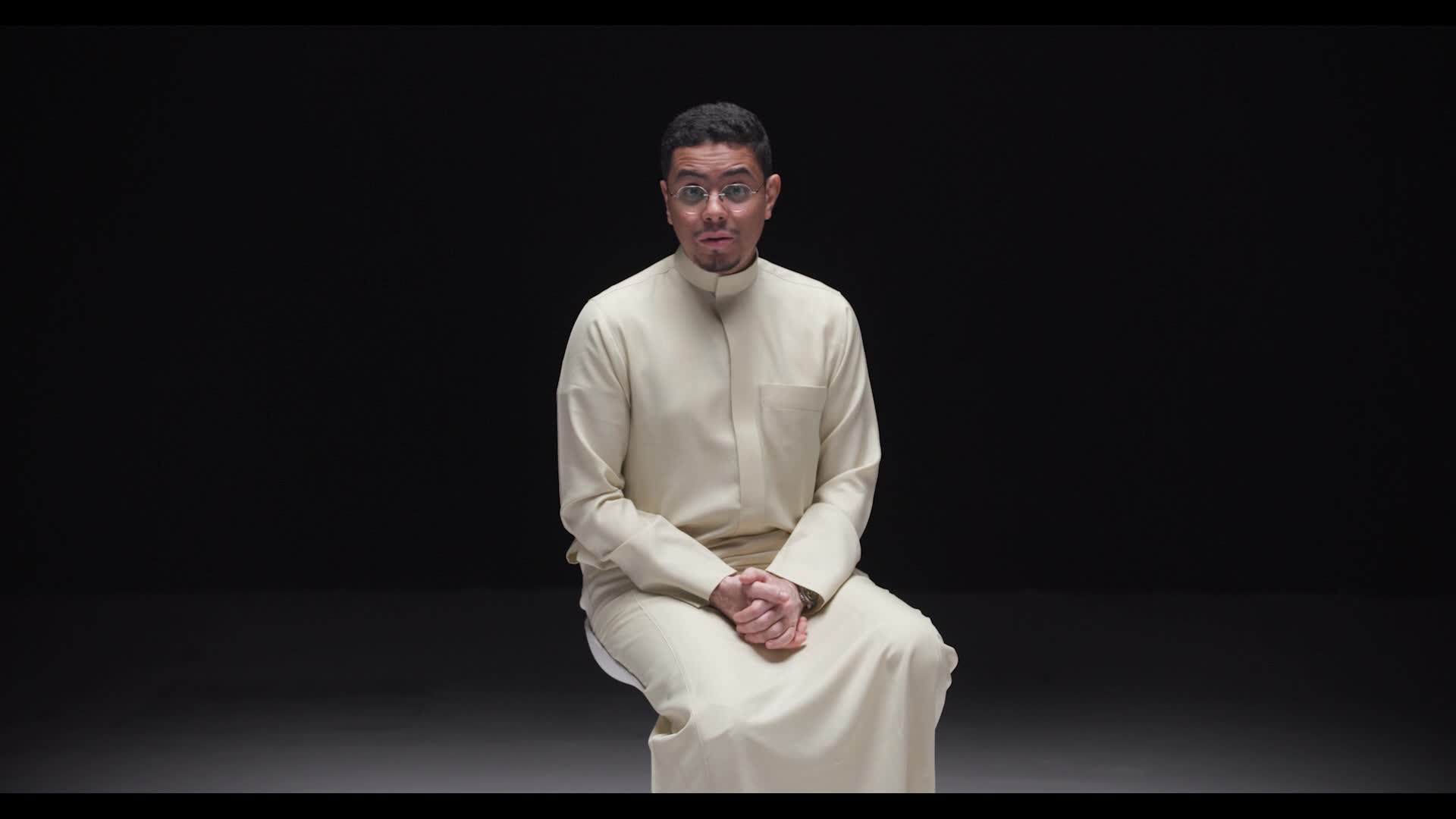 الحلقة 13 ملصق