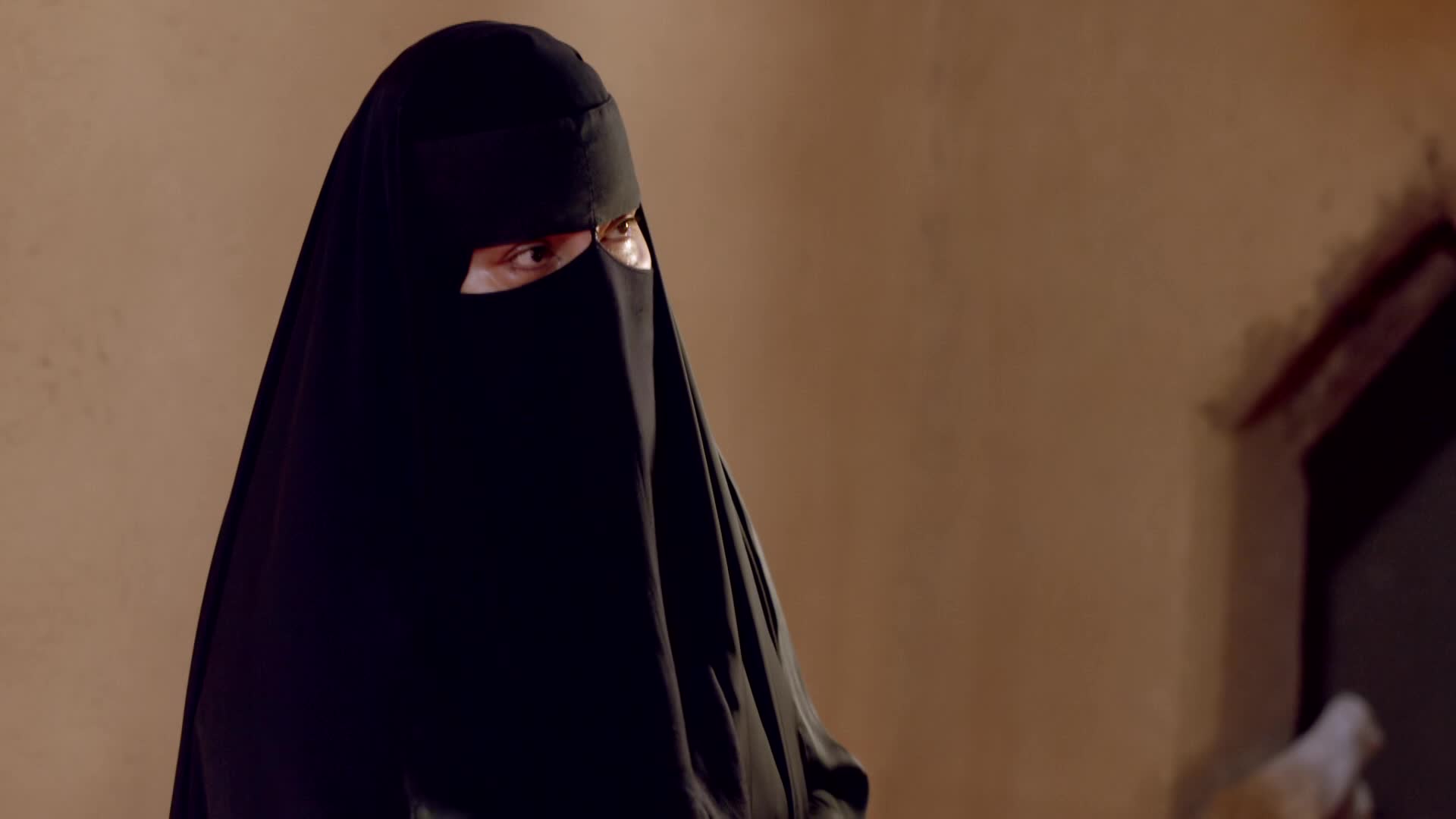 الحلقة 16 ملصق