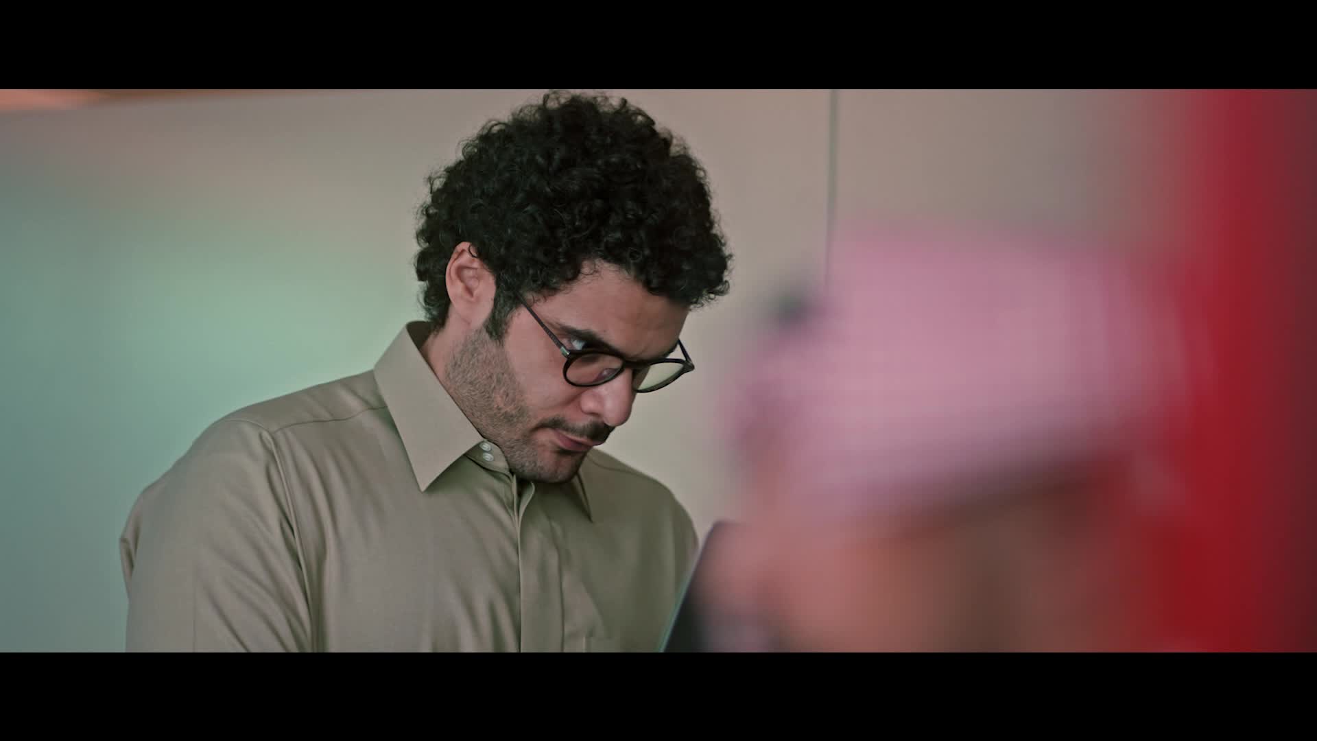 الحلقة 28 ملصق