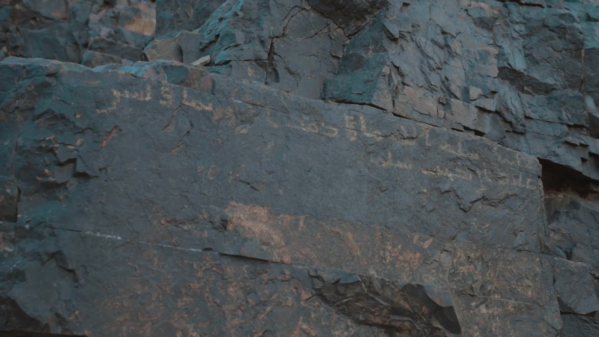الحلقة 23 ملصق