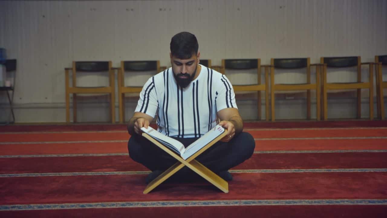 الحلقة 8 ملصق