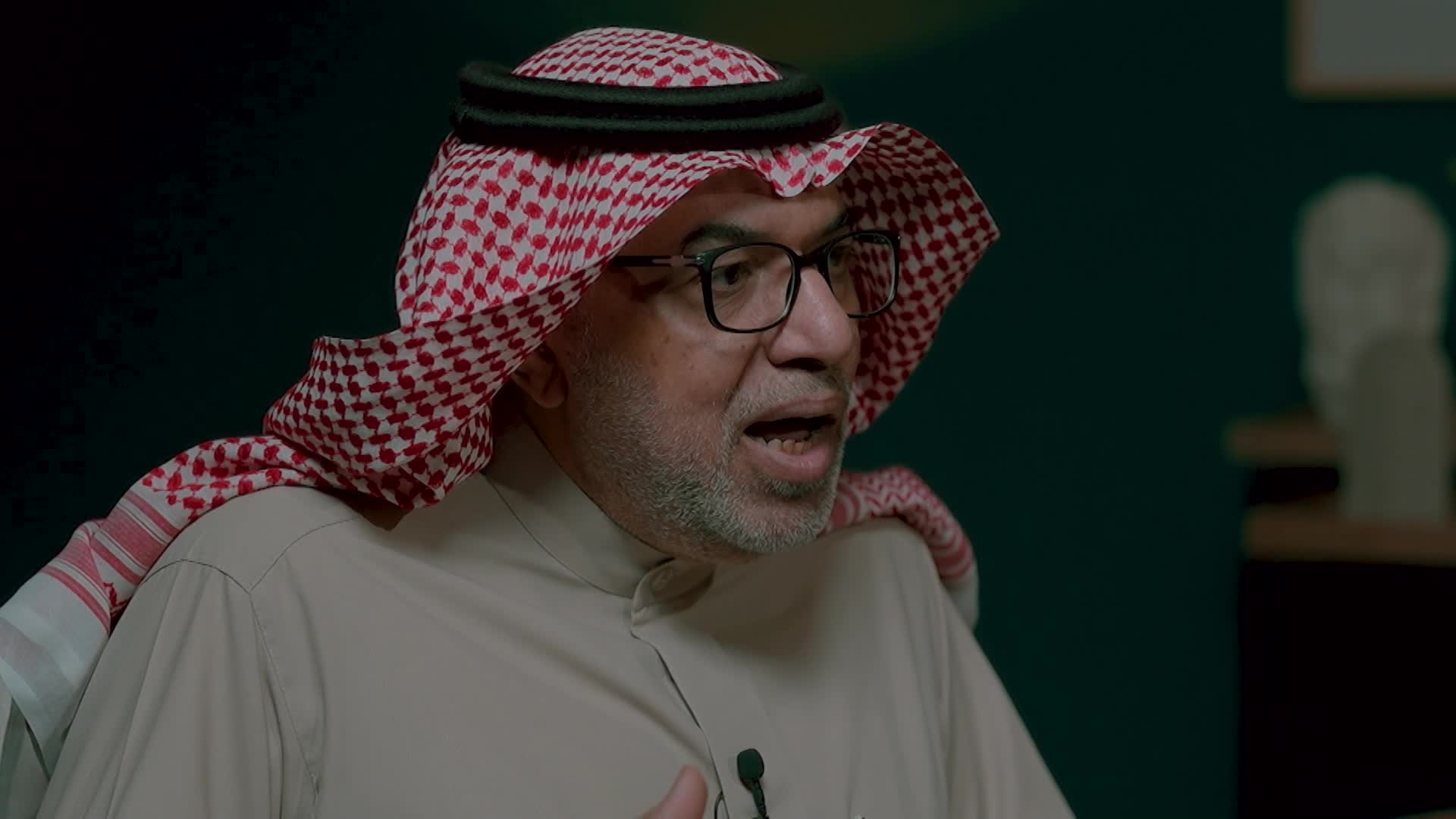 الحلقة 4 ملصق